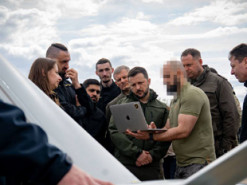 Український аналог Ланцета показали Зеленському: стали відомі унікальні характеристики БПЛА