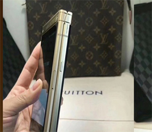 Двухэкранный смартфон-раскладушка Samsung засветился на видео