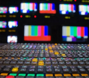 Компанія колишніх медійників Ахметова подала заяву на отримання ліцензії, щоб запустити супутниковий канал