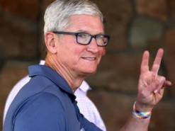 Тим Кук заявил, что остаётся главным фанатом дополненной реальности, хотя у Apple пока нет таких устройств