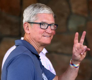 Тим Кук заявил, что остаётся главным фанатом дополненной реальности, хотя у Apple пока нет таких устройств