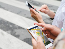 Знаменитости, у которых нет мобильного телефона (Фото)