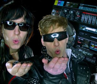 Народный умелец скрестил ретро-консоль и музыкальный центр