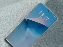 Конкурент Xiaomi 14 з білою рамкою вперше з’явився на офіційному фото