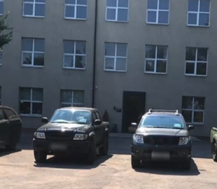 На Львівщині "волонтери" завезли 150 авто нібито для ЗСУ