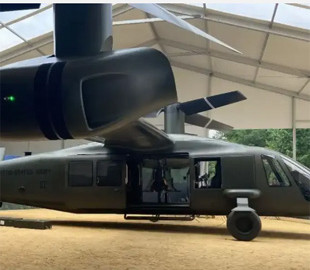 Розробники Boeing представили новітній ударний дрон CxR