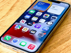 Пользователи жалуются на дисплеи iPhone 13