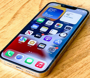 Пользователи жалуются на дисплеи iPhone 13