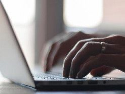 Notepad++ заблокировали в Китае из-за упоминания об уйгурах и Гонконге