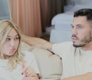 Жена "Холостяка" Никиты Добрынина сделала селфи с мужем на фоне Эйфелевой башни