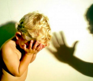 Стенфордські дослідники: ШІ навчають на фотографіях насильства над дітьми