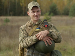 Збив дві ракети зі Стінгера: історія військового, про якого у зверненні згадав Зеленський