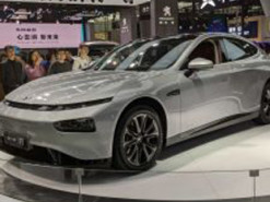 Электрокар Xpeng P7 может исполнять световое шоу