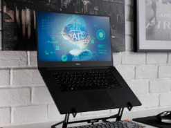 Исправляет сайты и спасает от рутины: эксперт рассказал, как ИИ меняет Интернет