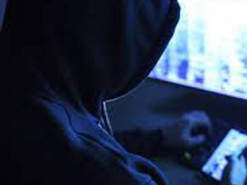 Требуют $800: мошенники рассылали сообщения от имения Василия Хмельницкого и Олега Гороховского