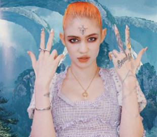 Певица Граймс, родившая Илону Маску сына, позировала на его космодроме в лосинах украинского бренда