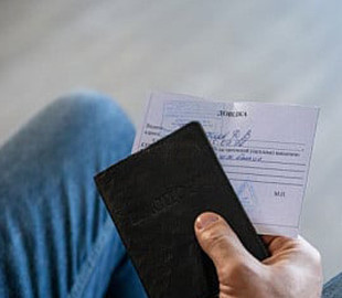 Криворожанин пришел в кафе с поддельным COVID-сертификатом, — прокуратура