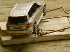 Майже мільйон гривень за привид: інтернет-аферисти “продали” чоловікові неіснуюче авто з-за кордону