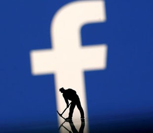 Глава PR-службы Facebook объявил об отставке после скандала