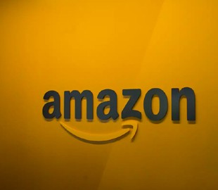 Европейские депутаты призвали Amazon отказаться от "серпа и молота"