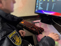 Інтернет-шахраї знайомилися онлайн, зламували банкінг і привласнювали кредитні кошти українців