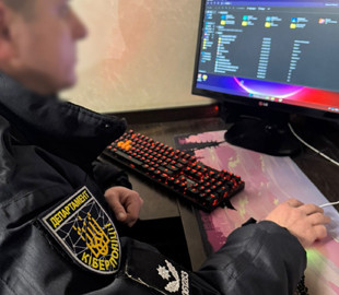 Інтернет-шахраї знайомилися онлайн, зламували банкінг і привласнювали кредитні кошти українців