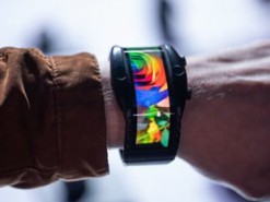 Стала известна дата релиза гибкого телефона-браслета Nubia Alpha