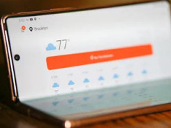 Samsung намерена сделать складные смартфоны мейнстримом