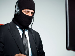 Украинцам приходят фальшивые штрафы от мошенников: как уберечь себя