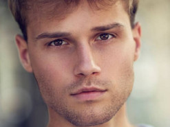 В сети раскрыли имя предполагаемого героя нового "Холостяка"