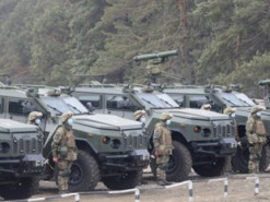 Як готують військовослужбовців для екстремального водіння