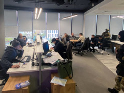 Викрито учасників транснаціональної шахрайської групи, які привласнили гроші сотень тисяч осіб по всьому світу