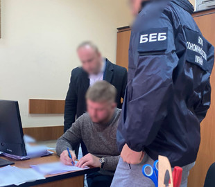 Викрито схему продажу автомобілів, ввезених як гуманітарну допомогу, на суму понад ₴1,6 млн.