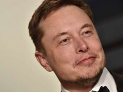 Илон Маск показал в соцсетях своего десятимесячного сына