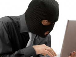 Вкрадена допомога і погрози: як шахраї в мережі наживаються на онкохворих та як реагує поліція