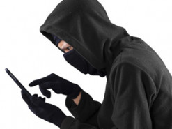 Телефонный мошенник обманул женщину на 15 тысяч гривен