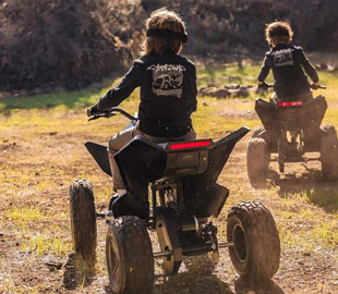 Спекулянти перепродують дитячі квадроцикли Tesla Cyberquad майже вдесятеро дорожче