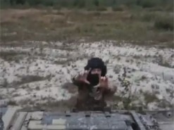 Украинский механик-водитель вылез из танка на ходу и станцевал
