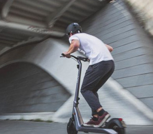 В Киеве для электросамокатов ввели новые запреты: где нельзя ездить и как ограничили скорость