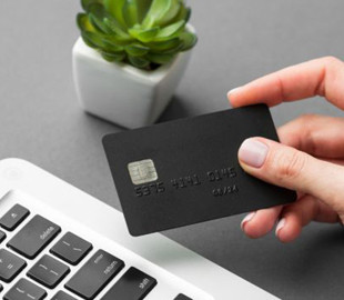 7 кроків, які захистять вашу банківську картку від шахраїв: поради фінансиста