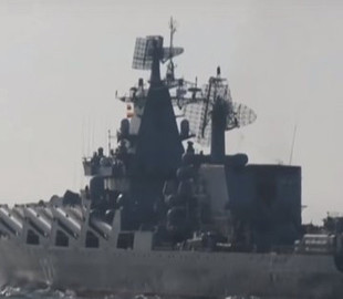 Расследователи нашли, где затонул крейсер россиян "Москва": спутниковое фото Черного моря