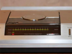 Первый CD-плеер поступил в продажу 38 лет назад: как он выглядел