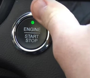 Водіям нагадали про непомітну кнопку в авто, яка знижує витрату палива на 12%