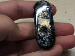 Xiaomi Mi Band 5 взорвался во время зарядки