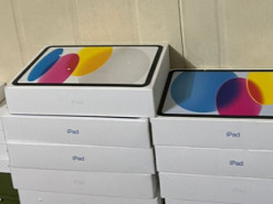 У Шегинях серед вживаного одягу виявили техніку Apple на 400 тис. грн