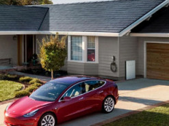 Tesla погорела на "солнечных крышах". Недовольные клиенты грозят коллективным иском
