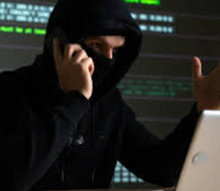 Жінка втратила майже 17 тисяч гривень, сподіваючись отримати грошову допомогу від держави