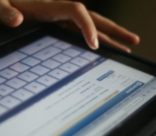 "З прийдешнім святом!" ВК внезапно перешел на украинский язык в России