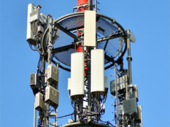 Чи впораються мобільні оператори України з блекаутами: відповідь експерта