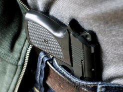 За покупку оружия в интернете мужчине “светит” срок